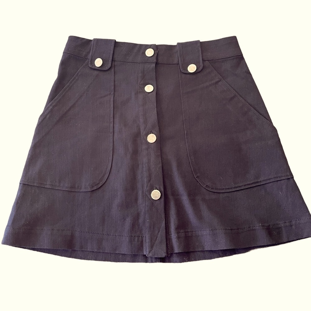 🔥🖤ZARA Basic black mini skirt size S with silver-tone buttons. CUTE!